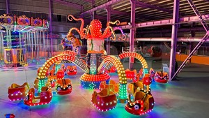 Manège Octopus robuste en acier et PRV de 5 tonnes, portée 15m, couleur personnalisée, <span class=keywords><strong>fournisseur</strong></span> d'équipements d'attractions pour parcs de loisirs - Product Image 4