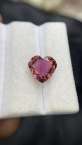 Tourmaline naturelle certifiée, taille cœur, pierre rare, teinte exceptionnelle, qualité de couleur excellente, 5,92 carats, loupe propre - Product Image 2