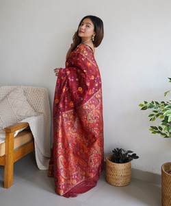 TENDANCE ROUGE CHINON SOIE BRODERIE CODAGE MULTI BANDES ET SÉQUENCE TRAVAIL VÊTEMENT DE MARIAGE PRIX DE GROS VÊTEMENT ETHNIQUE - Product Image 5