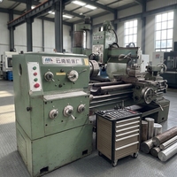 Tour à métaux d'occasion de haute qualité avec alésage de broche de 82 mm, modèle Yunnan CY A6250B 1,5 m avec support stable