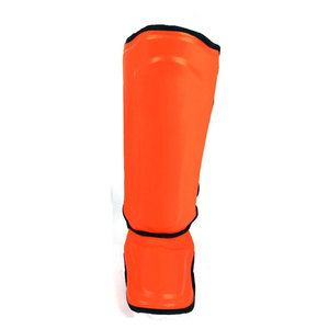 Protège-tibias de Muay Thai et de Kickboxing professionnels de haute qualité en PU, motif personnalisé, durables, pour l'entraînement et la compétition - Product Image 1
