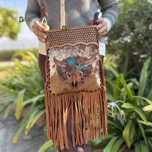 Bolso de Hombro de Cuero Vacuno con Flecos, Diseño Artesanal, Estilo Bohemio, Vintage, Hecho a Mano - Product Image 1