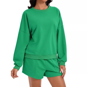 Custom High Quality Winter Women's Long Sweat Shorts Sweatshirts Set Oversized Two Piece <b>Fleece</b> Breathable Streetwear - Product Image 1