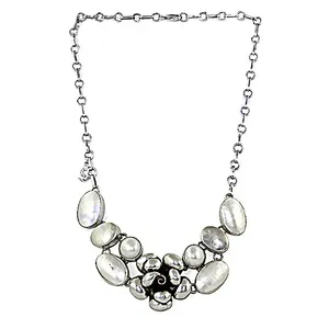 Collier élégant pour femme en argent 925 avec perles d'eau douce AAA, forme pomme de terre, blanc, motif floral romantique, chaîne à maillons, pour mariage - Product Image 2