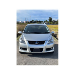 Se vende Toyotai Blade con climatizador automático, Asientos tapizados en cuero, y características de lujo - Product Image 4