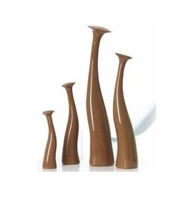 Elegante florero de metal para decoración del hogar hecho para impresionar, Construido para durar y destinado a elevar cada arreglo floral - Product Image 1