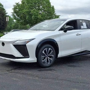 2025 asequible lLe-xuss RZ 450e RZ 450e Premium - Product Image 1