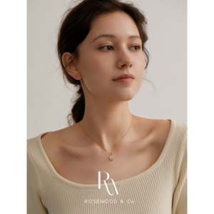 Collana Trendy con Pendente in Opale Bianco, Forme Geometriche a Cuore e Numeri, Catena in Acciaio Inossidabile Placcato Oro con Diamanti - Product Image 4