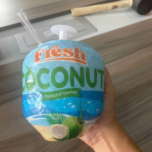 มะพร้าวอ่อนเวียดนาม เบนเต๋อ พรีเมียม สดใหม่ ทั้งเปลือก รูปทรงเพชร หวาน ผิวสีเขียว เปิดง่าย อายุการเก็บรักษา 70-90 วัน - Product Image 1