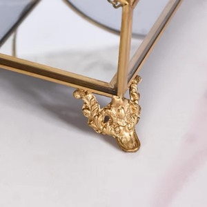 Boîte à bijoux en verre avec cadre en métal Support décoratif élégant parfait pour coiffeuse de chambre à coucher et utilisation de cadeaux d'Inde - Product Image 4