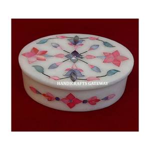 Le plus beau cadeau de retour indien avec incrustation de nacre naturelle Boîte à bijoux de forme ovale Boîte incrustée de marbre naturel faite à la main - Product Image 1