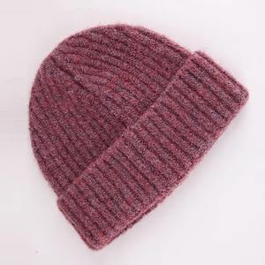 Venta al por mayor de gorros de punto OEM, gorros de invierno personalizados, proveedor de fábrica, accesorios de moda cálidos y cómodos para clima frío - Product Image 6