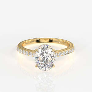 แหวนมอสซาไนต์ทรงรีแบบโอวัลคัท ประดับด้วยวงแหวนซ่อนรอบเพชร พร้อมทองคำ 18K ดีไซน์หรูหราและมีสไตล์ - Product Image 1