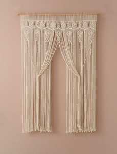 Rideau de porte en macramé complexe avec tissage traditionnel améliorant les entrées avec une texture douce pour les festivités de Diwali - Product Image 5
