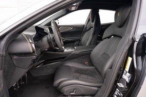 เฟอร์รารี่ โปรซานกู รุ่นปี 2024 สุดตระการตา เกียร์อัตโนมัติ เครื่องยนต์ V8 - Product Image 2