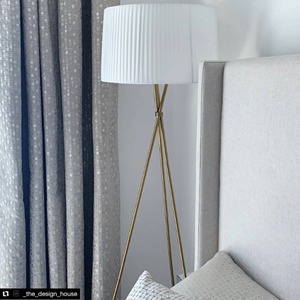 ห้องนั่งเล่นหรูหราทันสมัยของตกแต่งบ้านโคมไฟผ้าขาวทรงเห็ดหรูหราโคมไฟตั้งพื้นสีทองมีสไตล์สำหรับใช้ในบ้านสำนักงาน - Product Image 3