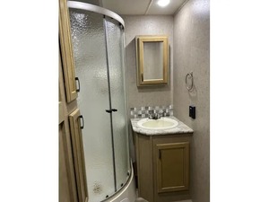 Vendeur vérifié pour remorque H-i-g-h-l-a-n-d R-i-d-ge Light 272RLS d'occasion 2017, prête à la vente - Product Image 5