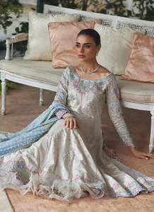 Ropa nupcial pakistaní moderna con decoración de cristal y patrón - Product Image 5