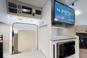 Autocaravana Avida – Modelo Fremantle C9214SLLuxury, Vehículo de Camping y Hogar con Motor Diésel, Construcción de Acero, Capacidad para 4 Personas - Product Image 5