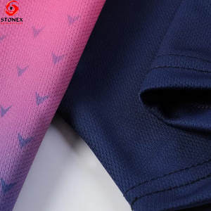 Nuevos Conjuntos de Uniformes de Fútbol Transpirables con Estampado por Transferencia de Calor para Hombre, Antibacterianos y de Secado Rápido, Diseño OEM para Equipos - Product Image 4