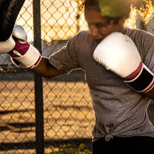 Gants de boxe en cuir véritable à vendre en ligne Gants de boxe respirants personnalisés de marque privée - Product Image 2