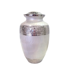 Urne funéraire pour adultes de style américain, en laiton de haute qualité, gravée, plaquée nickel, finition émail blanc, dernier design, Kayna - Product Image 1