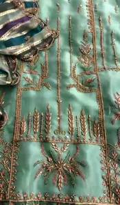 Costumes modernes non cousus de qualité supérieure pour femmes brodés à la main style traditionnel indien tendance pour les fêtes - Product Image 3