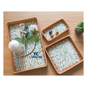 BANDEJA DE MADRE DE PERLA Premium con borde de ratán Bandeja de madera con incrustaciones artísticas para bodas y eventos especiales - Product Image 1