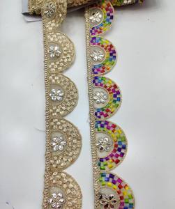 Rubans et lacets brodés à la machine sur mesure dans divers designs et couleurs pour robes de mariée dans la conception de travail coupée - Product Image 2