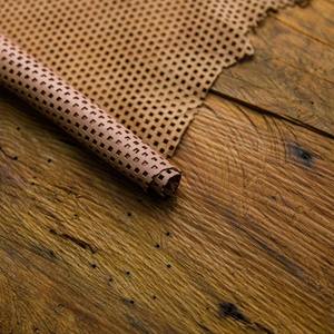 Cuir perforé pêche crémeuse disponible en 1 à 22 pieds carrés pour les produits en cuir personnalisés - Product Image 4