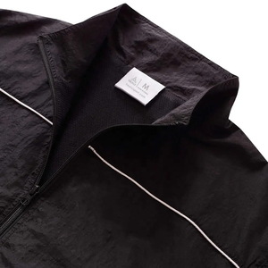 Vente en gros de logo brodé Ensemble de jogging réfléchissant en polyester et nylon surdimensionné Survêtement coupe-vent Veste survêtement avec fermeture éclair pour hommes - Product Image 5