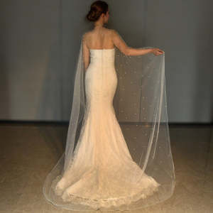 Chal de Encaje Elegante con Perlas y Malla Color Marfil Bridella, Decoración de Encaje, Suave y Cálido para Bodas, Bailes de Graduación y Eventos Formales - Modelo VG17A-I - Product Image 3