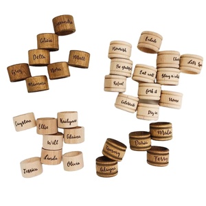 Anneaux de serviette en bois, porte-serviettes personnalisé, anneaux de serviette en bois, décoration de table, cuisine, restaurant, décoration de mariage, hôtel - Product Image 1