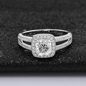 แหวนหมั้นเพชรโมอิสซาไนต์เงินแท้ 925 แหวนแบบหนามเตย แหวนวันครบรอบแต่งงาน แหวนหมั้นเพชรโมอิสซาไนต์ทรงคุชชั่น - Product Image 1