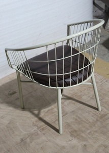 Chaise de salle à manger moderne en fer massif fabriqué à la main Design de luxe avec matériau en bois Portable pour hôtels et restaurants directement en Inde - Product Image 2