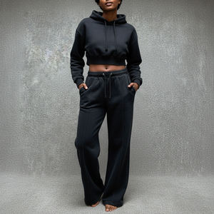 ชุดเซ็ต 2 ชิ้น เสื้อฮู้ดครอปแขนยาวปักโลโก้ตามสั่ง สไตล์สตรีทแวร์สำหรับฤดูหนาว ผลิตตามแบบ OEM ผ้าฝ้าย 100% สีพื้น พร้อมกางเกงจ็อกเกอร์ทรงบานสำหรับผู้หญิง - Product Image 1