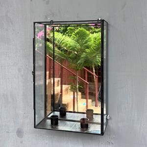 Étagère porte-bougie décorative suspendue en laiton, verre et miroir avec finition antique pour décoration murale unique - Product Image 3