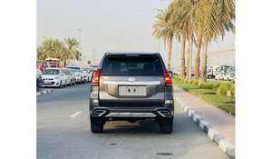 Autobús Modelo 2024 de 4.5L, 4x4, Transmisión Automática, Asientos de Cuero, Volante a la Izquierda, 5 Plazas, con Cámara Trasera de 360° y Techo Panorámico - Product Image 6