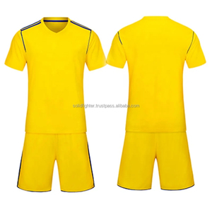Ensemble de vêtements de football respirants personnalisés de haute qualité, vente en gros de maillots de football pas chers pour hommes et femmes - Product Image 1