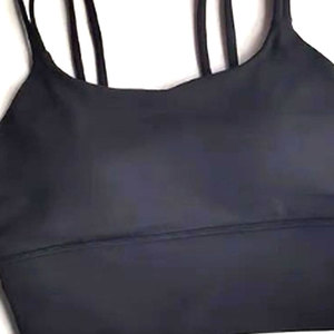 Sujetador deportivo de talla grande para mujer, 80% nailon, 20% elastano, transpirable, para entrenamiento, gimnasio, fitness, con almohadillas extraíbles, hecho en Pakistán. - Product Image 4