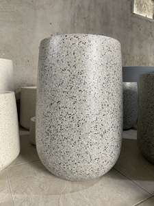 Grands pots de jardinière en fibre d'argile imperméables légers extérieurs Application de jardin avec courbes fleur en vrac PLANTERDESIGN - Product Image 3