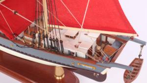 Fabricante Gia Nhien Diseño personalizado MOQ bajo TRE KRONOR ESTOCOLMO (Red Sailing) MODELO DE BARCO DE MADERA-MODELO DE BARCO DE MADERA DE ALTA CALIDAD - Product Image 3