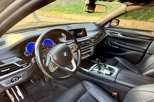 BMW 750i 2018 Usado en Buen Estado, Motor V8 Biturbo - Product Image 2