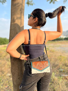 กระเป๋าคลัทช์หนังขนสัตว์ขนาดใหญ่ลายนูนสำหรับผู้หญิงกระเป๋าแบบมีสายสะพายสไตล์ตะวันตกสินค้าใหม่ - Product Image 5