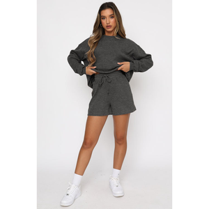 100% Polyester hiver solide ample grande taille décontracté col rond sweats et shorts deux pièces ensemble pour les femmes - Product Image 3