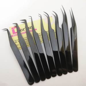 Pinzas de pestañas de plasma negro de acero inoxidable duraderas, extensión de pestañas, punta de fibra en forma de L de volumen curvo de 90 grados sostenible - Product Image 1