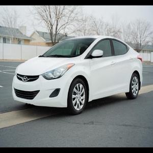 Hyundai Elantra GLS FWD 2013 Usado, Auto a Gasolina con Transmisión Automática, Motor 4L, Asientos de Cuero, Cámara Trasera, Llantas R16, Volante a la Izquierda - Product Image 4