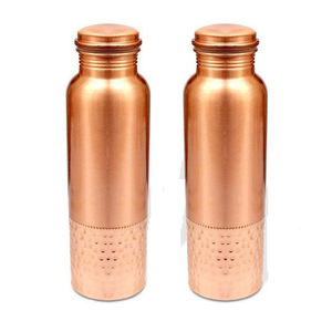 Bouteille en cuivre de conception unique Excellente bouteille en cuivre pur faite à la main Meilleure bouteille en cuivre élégante indienne de fantaisie de concepteur - Product Image 1