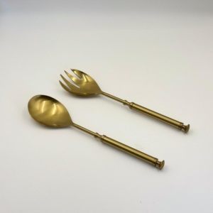 ชุดที่ตักสลัดสแตนเลสเคลือบทอง ดีไซน์สวยงาม ด้ามจับทรงกลม สำหรับโต๊ะอาหาร - Product Image 3