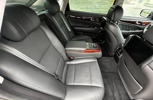 Buena Oferta para Hyundai Equus Ultimate V8 de 429 hp, Totalmente Equipado, Automático, Listo para Enviar - Product Image 5
